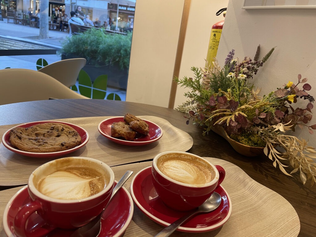 スペイン 日本人 働きすぎ 海外移住 バルセロナ